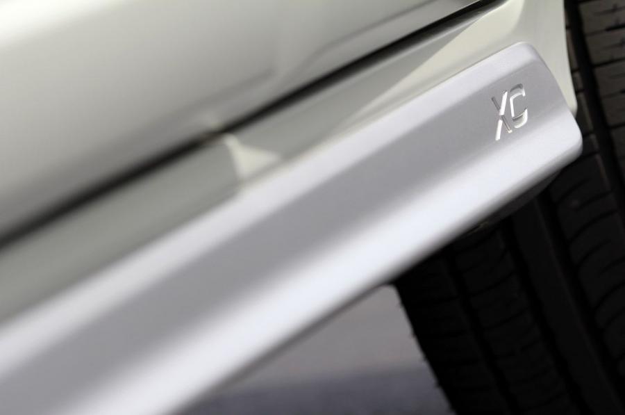  Volvo XC60 R-Design 2012 года  (фото 45 из 90)
